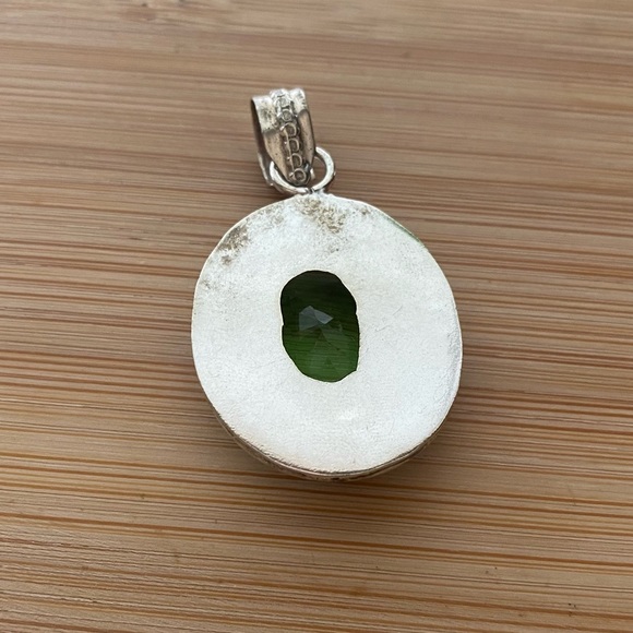 Silver Large Green Stone Necklace Pendant - Picture 5 of 11